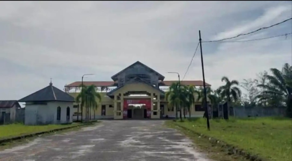 WISATA OLAHRAGA DI GOR KASIM TAGOK